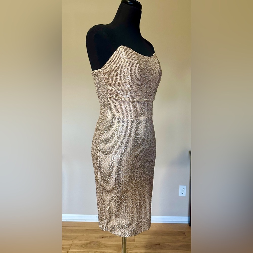Haute Monde Gold Sequin Strapless Bodycon Dress Knee Length - Picture 2 of 9